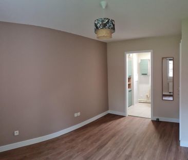 Location Appartement 2 pièces 45m² LUXEUIL LES BAINS 70300 - Photo 3