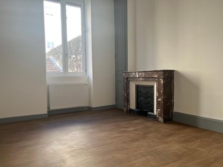 Location Appartement 4 pièces 126m² ANNONAY 07100 - Photo 4