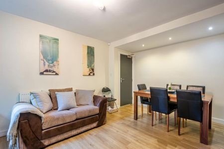 5 bedroom flat to rent - Photo 2