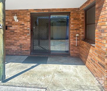 2 Bedroom Little Street Gem! - Photo 6