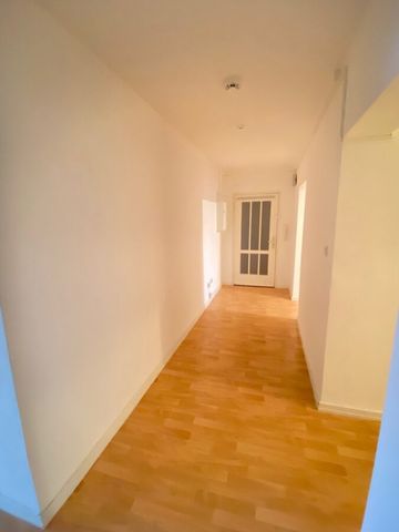 Gepflegte 3 ZKB mit Balkon in Stadennähe - Photo 4