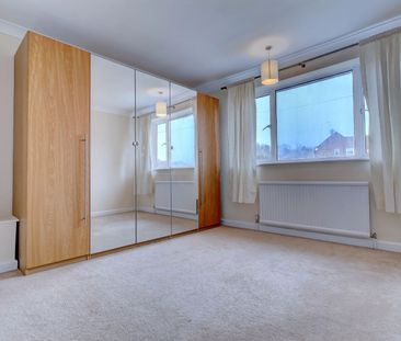 4 bedroom semi detached house to rent - Photo 3