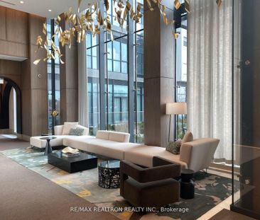 1539 20 Inn On the park Drive - Photo 2