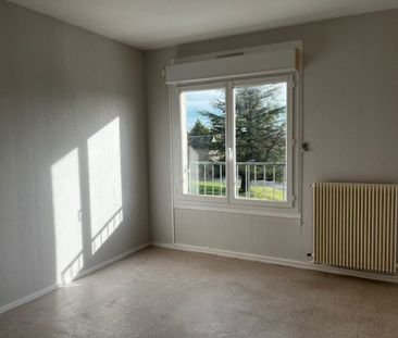 Location Appartement 3 pièces 66 m² Cluis - Photo 4