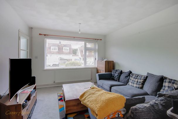 2 bed detached bungalow to rent in Lustrells Vale, Saltdean, BN2 - Photo 1