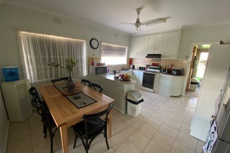 3 BEDROOM HOME!! - Photo 4