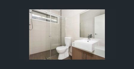 Modern Two-Bedroom Townhouse in a Prime Oak Park Location - Photo 5