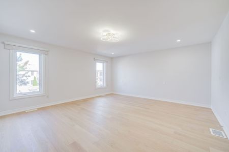 For Lease - 119 Glenashton Drive, Oakville, Ontario - Photo 3