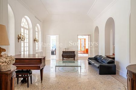 maison 7 pièces 225m2 MARSEILLE 8EME 7 000 euros - Photo 4