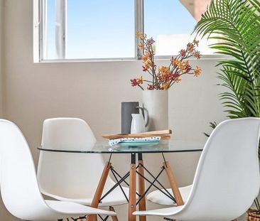 Spacious 2 bedroom apartment with ocean views - Photo 6