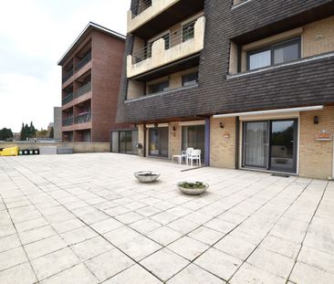 Ruim appartement met 2 slpk., riant terras van 170m² en garagebox - Photo 6