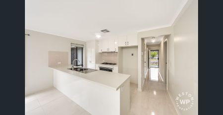 GREAT FAMILY HOME WITH SOLAR TO HELP WITH THOSE ELECTRICITY COSTS - Photo 4