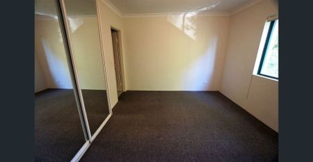 Spacious split level with leafy outlook - Photo 3