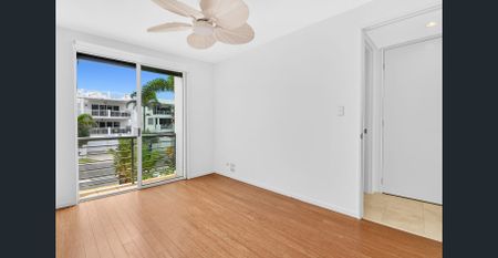 Beachside Villa with Ocean Views – Exclusive Eastern Albatross Avenue Position - Photo 4