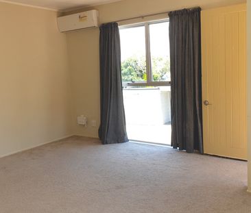 Property Management1/61a Target Rd, Totara Vale - Townhouse for Rent - Photo 3