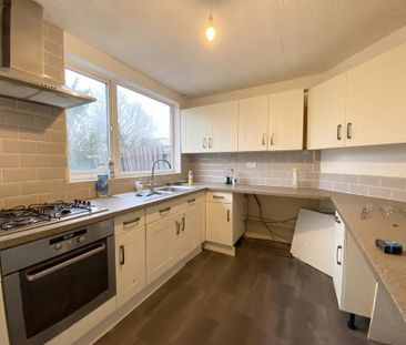 2 bedroom semi-detached house to rent - Photo 4