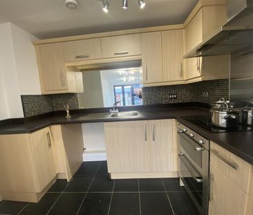 2 bedroom flat to rent - Photo 5