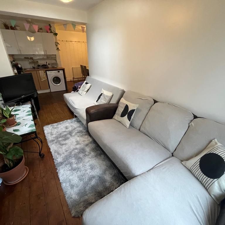 5 bedroom house to rent - Photo 1