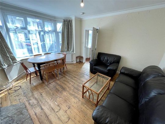 5 bedroom detached house to rent - Photo 1