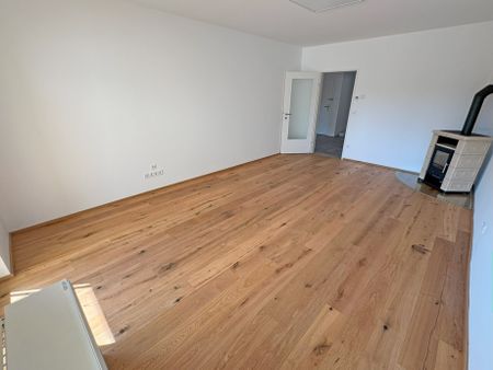 Korneuburg – renovierte 3-Zimmer-Wohnung mit Loggia im Zentrum – 90,5 m² - Foto 2