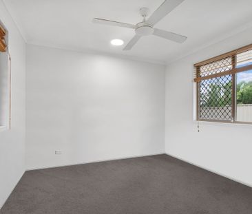 Large 3 Bedroom Home with Huge Backyard in Cul-De-Sac - Photo 3