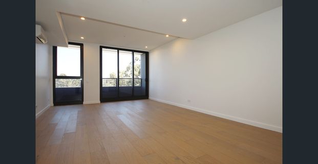 Brand New Larger 2 bedroom with sunny balcony - Photo 1