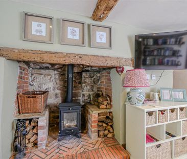 2 bedroom semi-detached house to rent - Photo 4