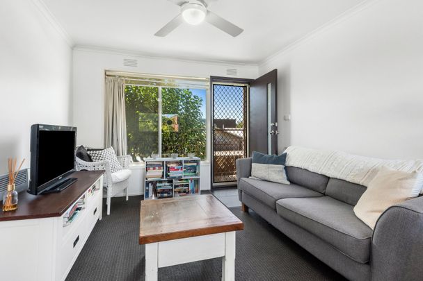 Affordable Geelong West Living - Photo 1