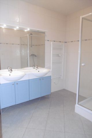 Location Appartement 3 pièces 80m² - Photo 4