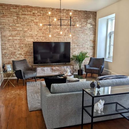 Stunning 2 bd apartment overlooking Bonsecours Market, Old Montreal - Photo 3