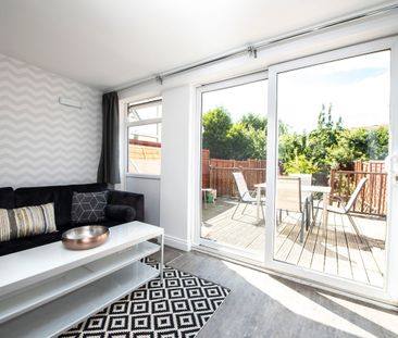 Double Ensuite Room- Great Transport Links - Photo 4