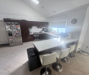Revesby - Photo 6
