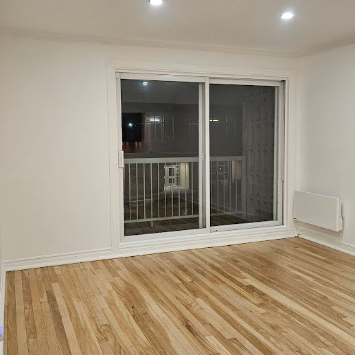 Logement 5 1/2 spacieux à louer sur la rue Des Ormeaux (Anjou) – Disponible dès maintenant. - Photo 1