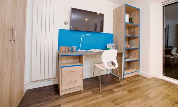 Superior Corner Studio-2 - Photo 1