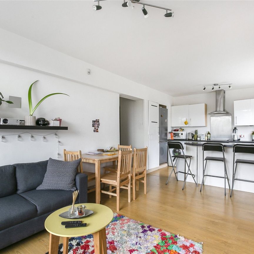 Charles Square, Shoreditch, London, N1 6HL - Photo 1
