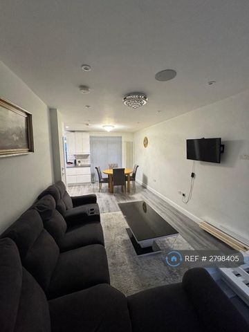 3 bedroom terraced house to rent - Photo 2