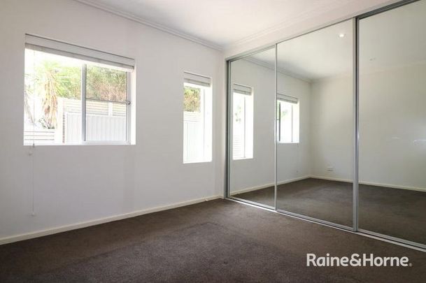 MODERN ONE BEDROOM UNIT - MOMENTS WALK TO ELOUERA BEACH - Photo 1