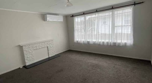 Lakeside living - Photo 1