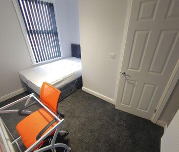 3 bedroom terraced house to rent - Photo 3