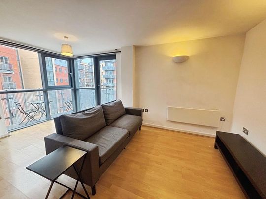 2 bedroom flat to rent - Photo 1