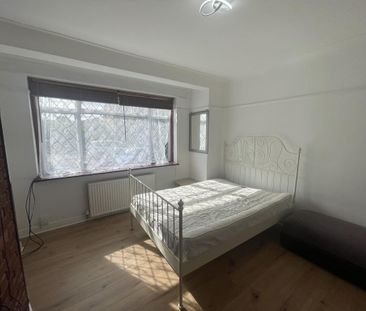 4 bedroom terraced house to rent - Photo 3