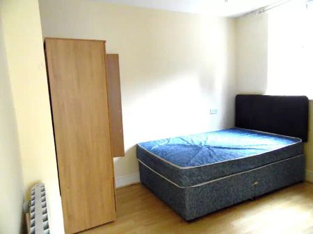 1 Bedroom Flat - Photo 5