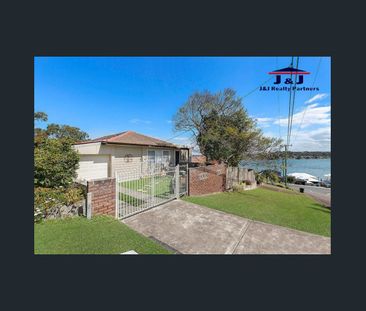 Charming 3 Bedroom house for rent with stunning lake views - Photo 1