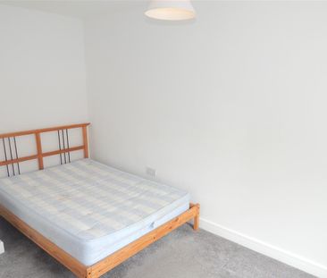 Unicorn Hill, Redditch - Photo 2