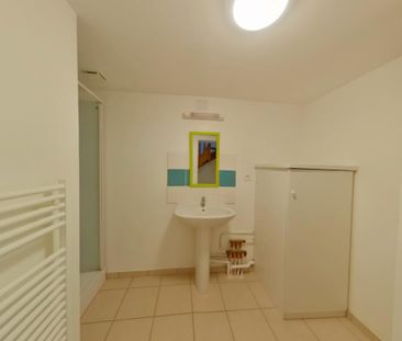 Location Appartement 2 pièces 32m² MONTMORILLON 86500 - Photo 1