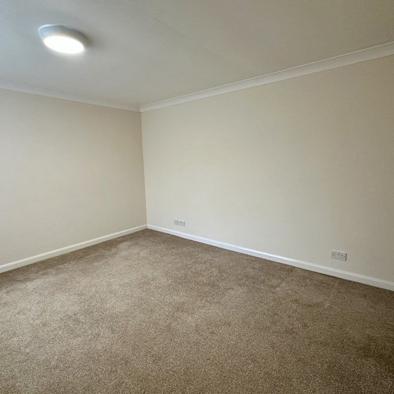 Ferry Lane - Photo 1