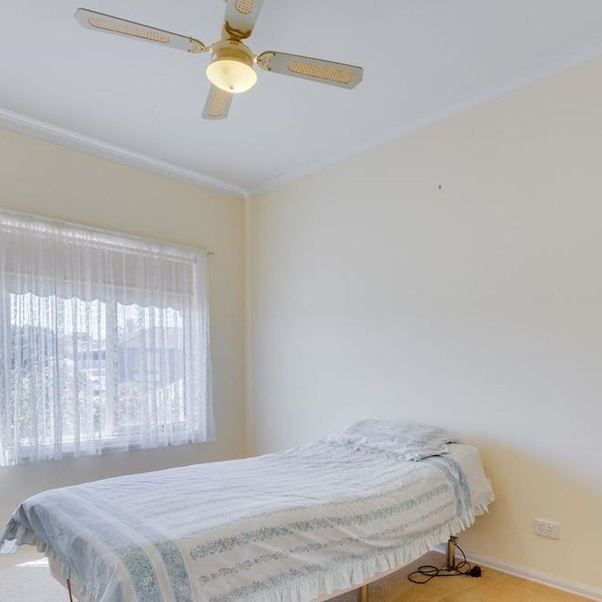 Unit 2/17 Minogue Crescent, - Photo 1