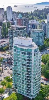 Coal Harbour Newly Furnished Luxury 900 sqf1 bedrm & Lg Den 1 bathrm - Photo 1