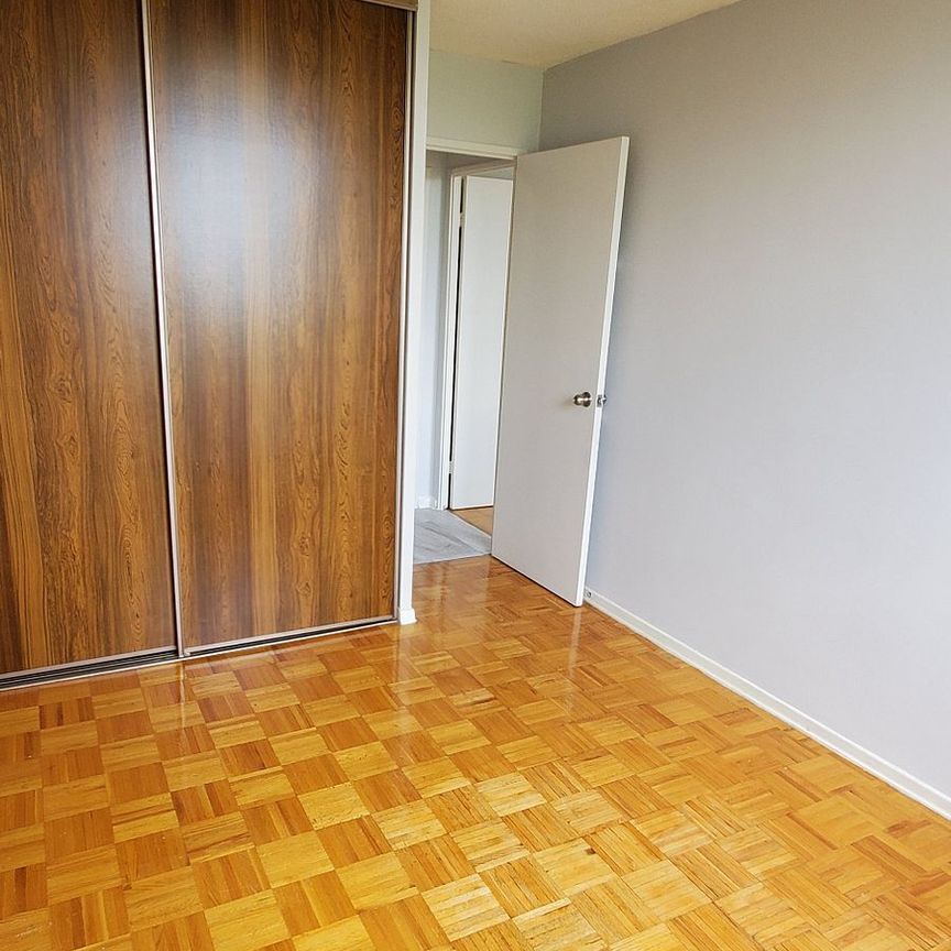 For Lease - 20 Edgecliff Golfway Unit# 1202, Toronto, Ontario - Photo 1
