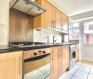 Lock Crescent, Kidlington, Oxfordshire, OX5 - Photo 5